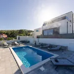Visa Vila *
