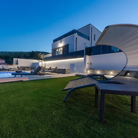 Vista Adriatica Villa Seget Donji